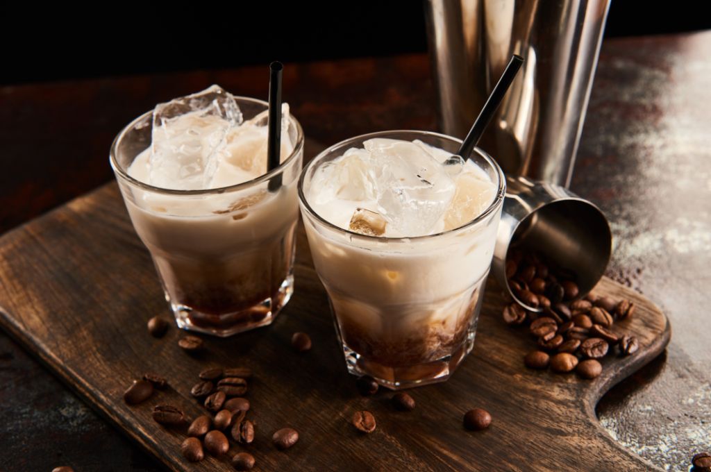 Liqueur de café : histoire, recettes, cocktails... (Guide 2024)