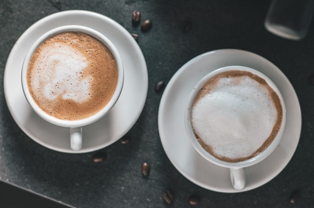 Comment faire de la mousse de lait à la maison ? (Guide 2024)